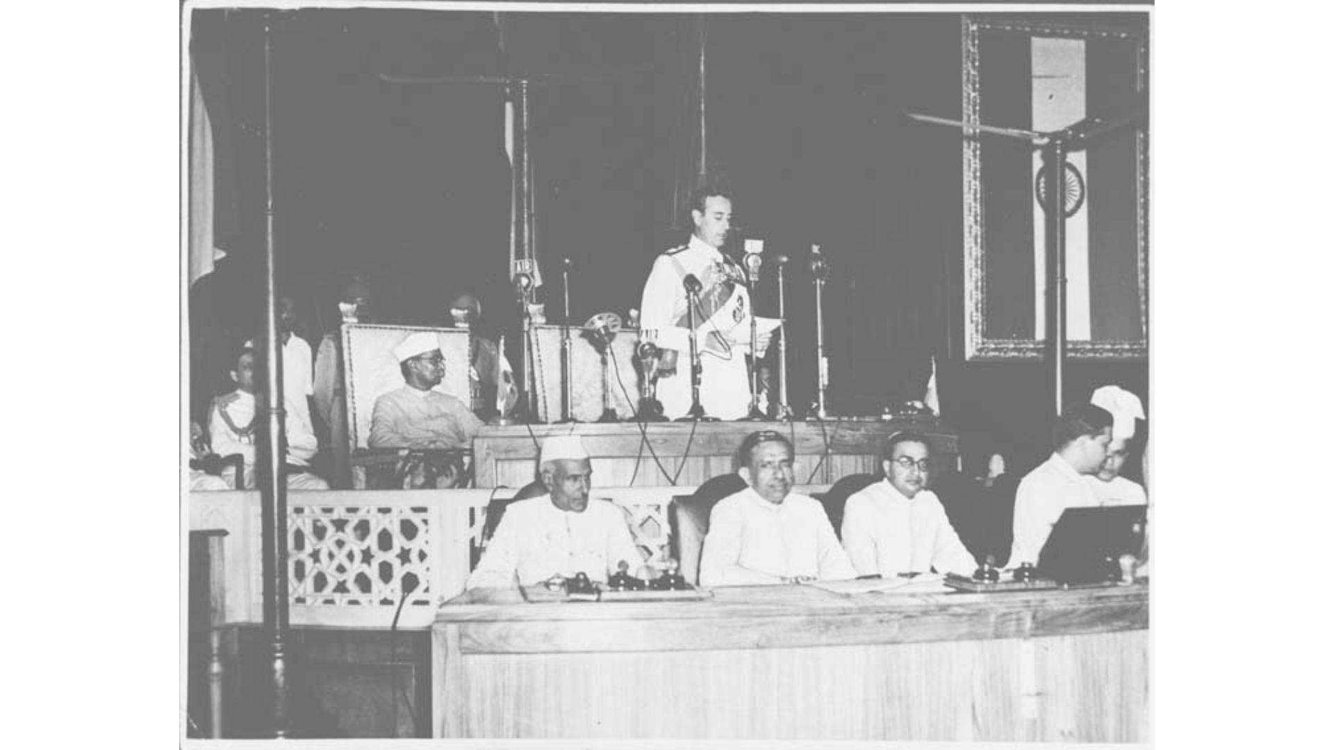 Mountbatten addressing the Independence Day session of the Constituent Assembly on August 15, 1947 | Wikimedia Commons