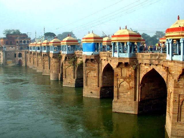 Recent photograph of Shahi Bridge