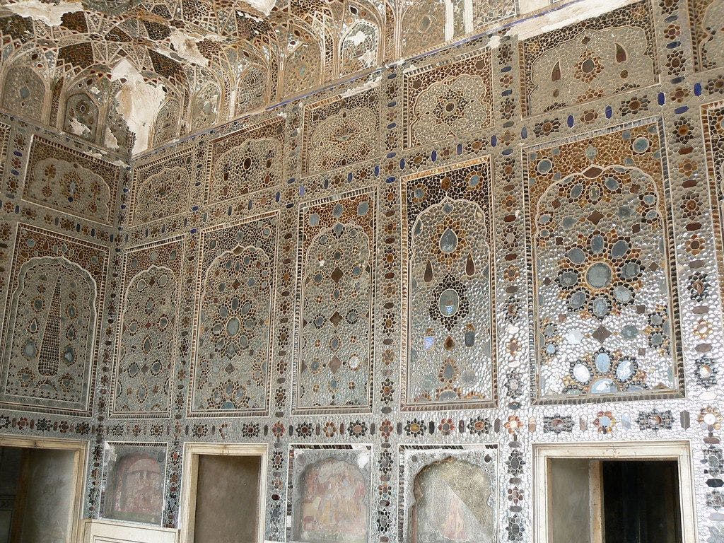 Interior of Sheesh Mahal