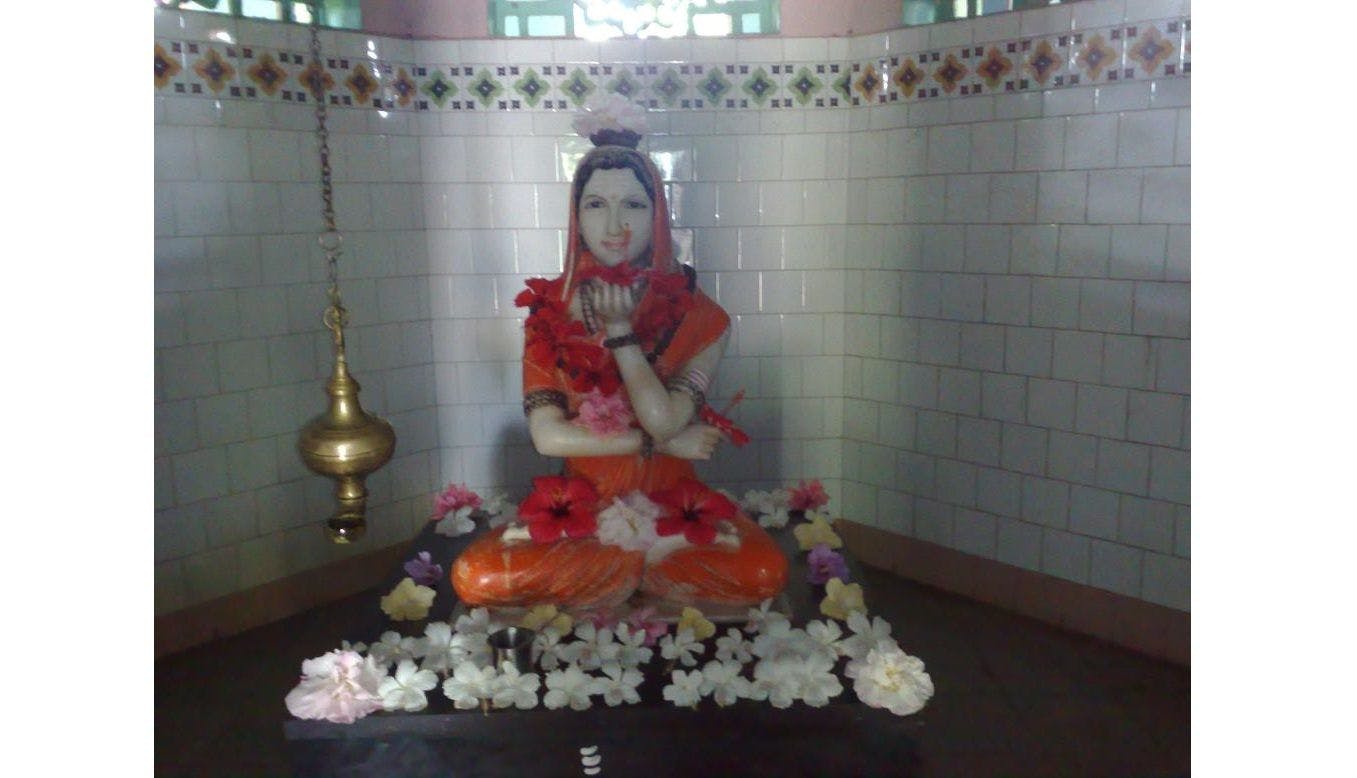 Idol of Akka Mahadevi