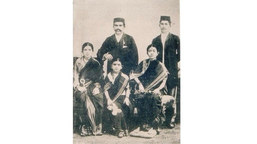Umabai Kundapur (far left) with Anand Rao (father-in-law) and husband Sanjiv Rao (right), 1905 CE