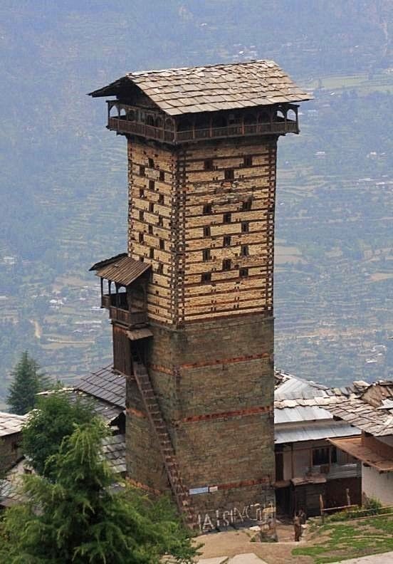 Once a defense tower, the Chaini Kothi has now been converted to a temple dedicated to Jogini Devi