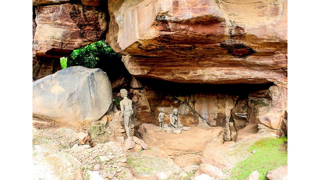 Rock shelter caves at Bhimbetka